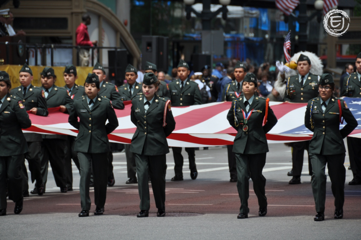 memorial-day-2012-junior-rotc-soldiers-carry-giant-american-flag.jpg